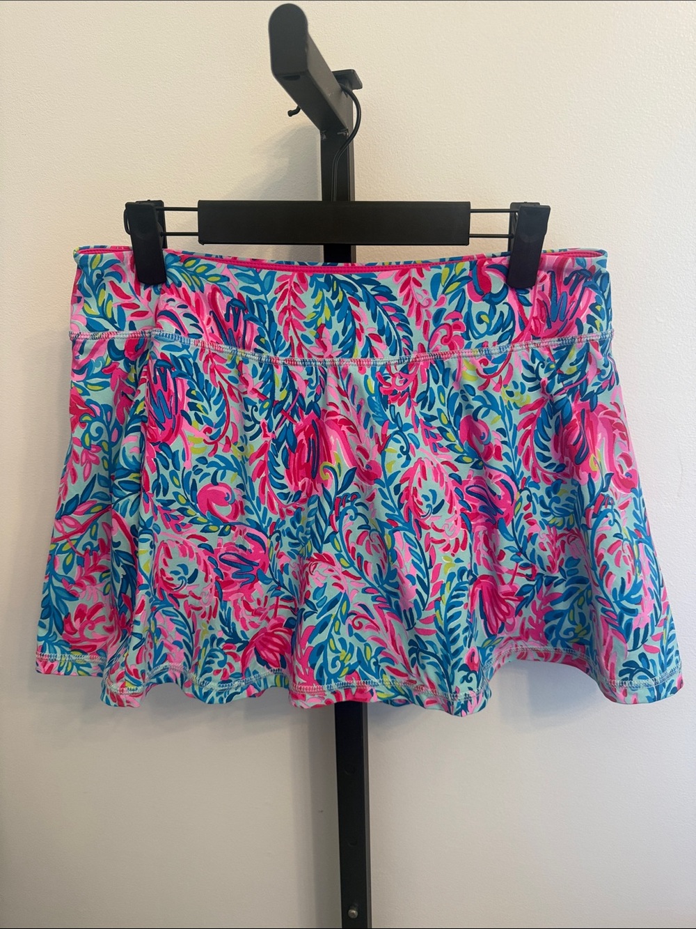 Lilly Pulitzer Luxletic Pink & Blue Floral Flamingo Skort Skirt Size Medium